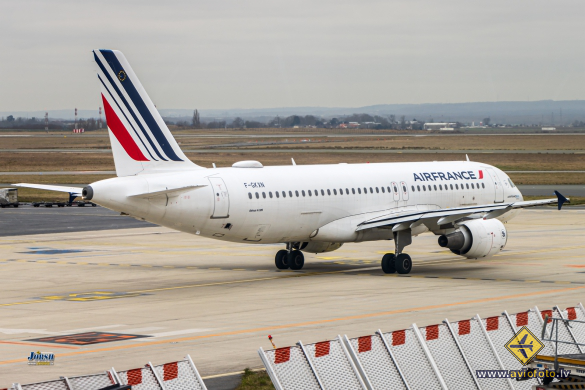 Airbus A320-214