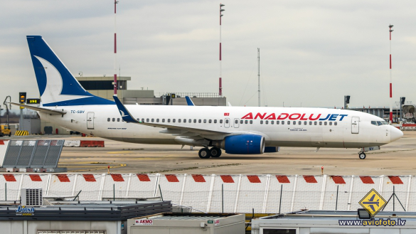 Boeing 737-86N