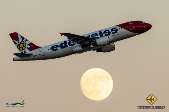 Airbus A320-214