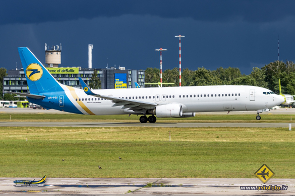 Boeing 737-9KVER