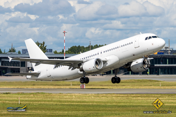 Airbus A320-214