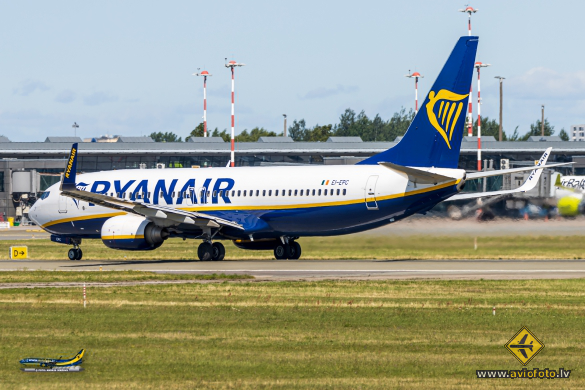 Boeing 737-8AS