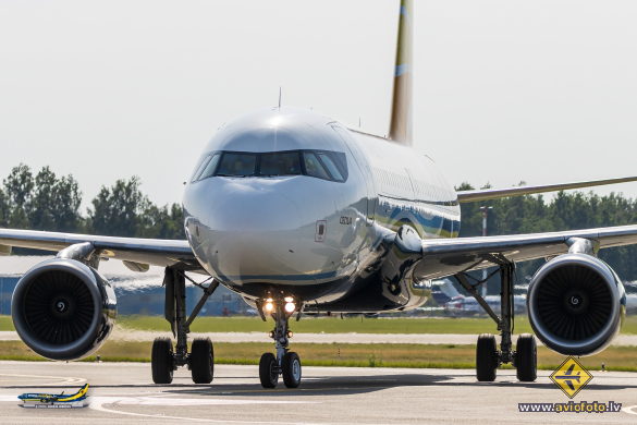 Airbus A320-214