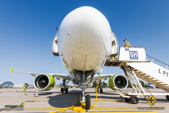 Airbus A220-300