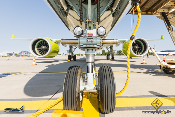Airbus A220-300