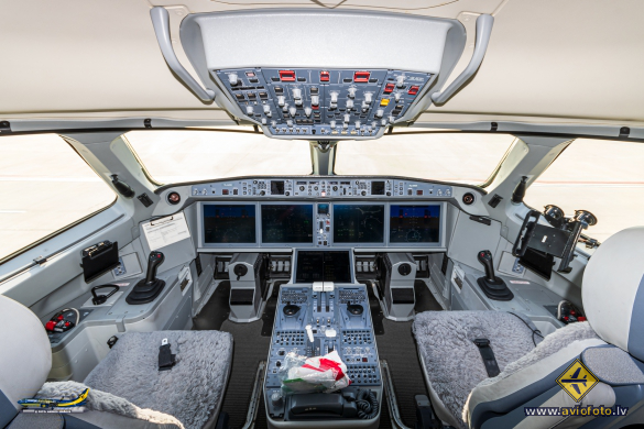 Airbus A220-300