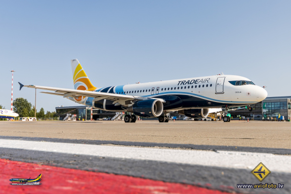 Airbus A320-214
