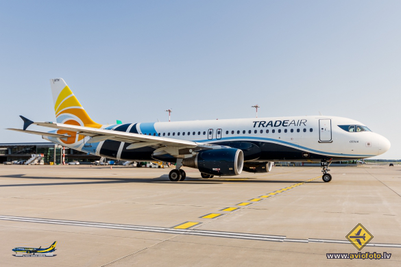 Airbus A320-214