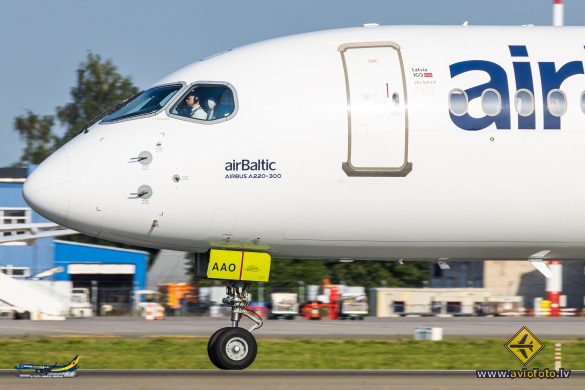Airbus A220-300
