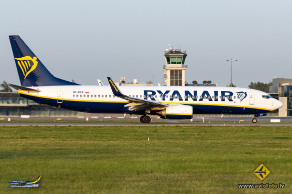 Boeing 737-8AS