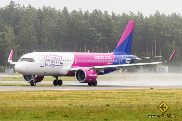 Airbus A320-271N