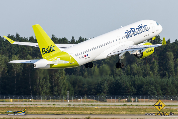 Airbus A220-300