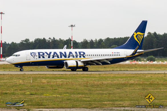 Boeing 737-8AS
