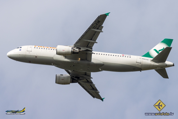 Airbus A320-214