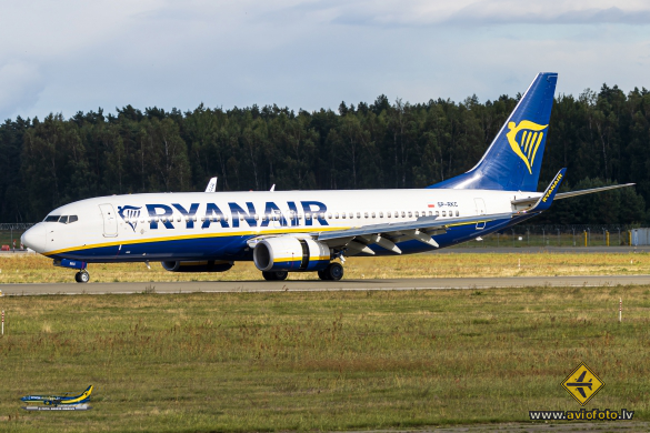 Boeing 737-8AS