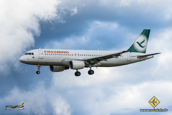 Airbus A320-214