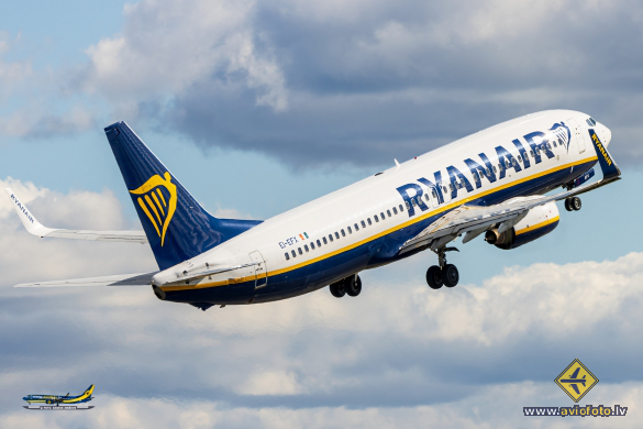 Boeing 737-8AS