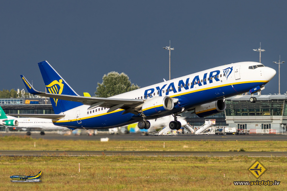 Boeing 737-8AS