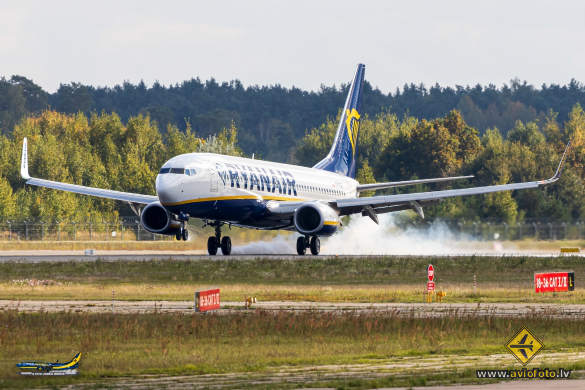 Boeing 737-8AS