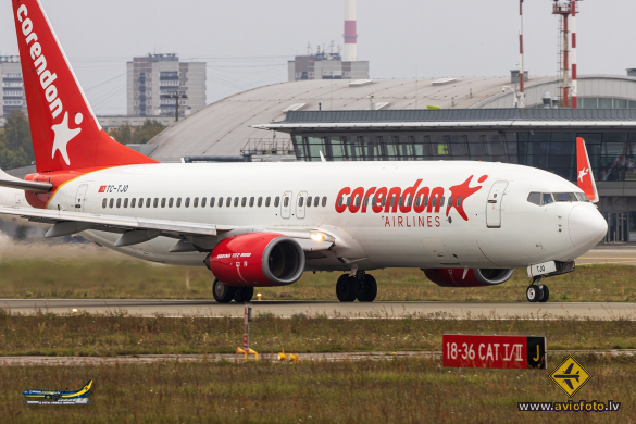 Boeing 737-86N