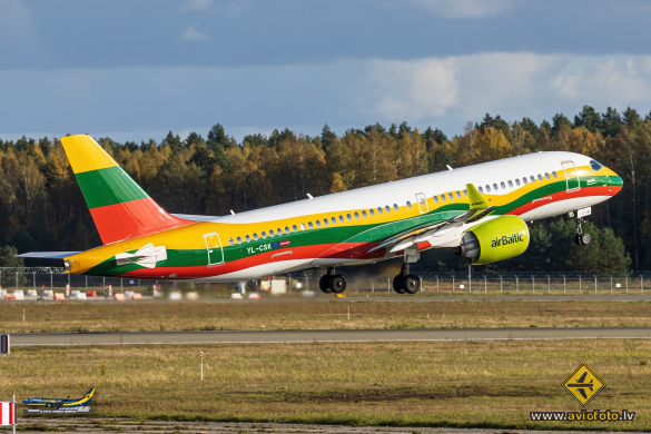 Airbus A220-300
