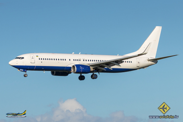 Boeing 737-8KN
