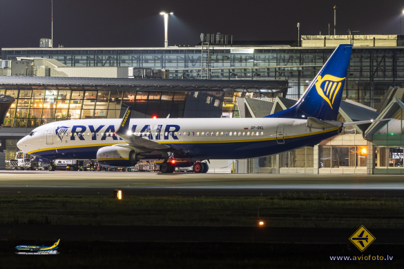 Boeing 737-8AS