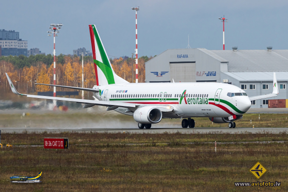 Boeing 737-86Q