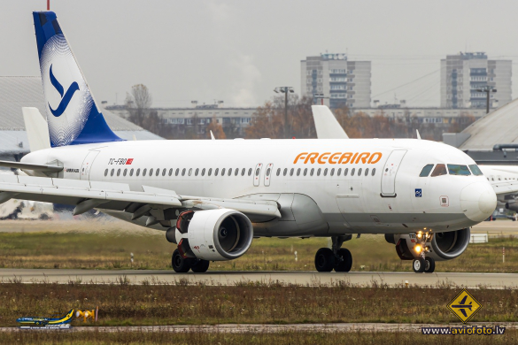 Airbus A320-214