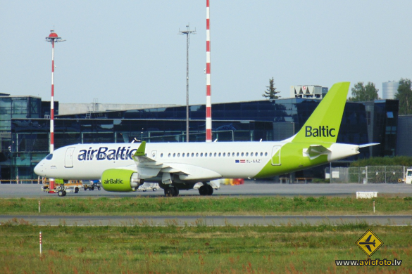 Airbus A220-300