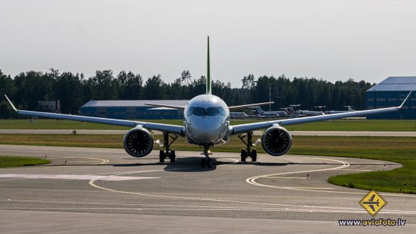 Bombardier CSeries CS300 (BD-500-1A11)