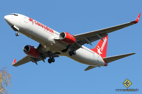 Boeing 737-8S3