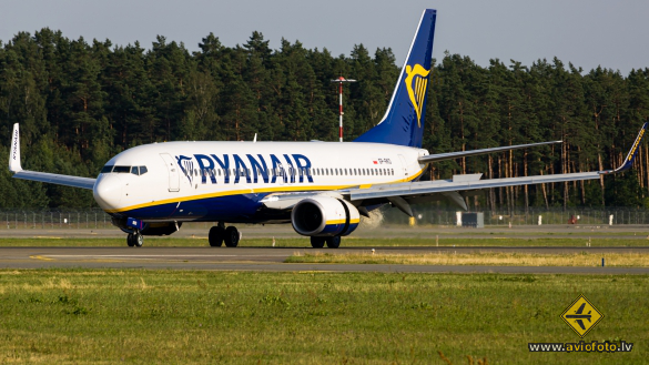 Boeing 737-8AS