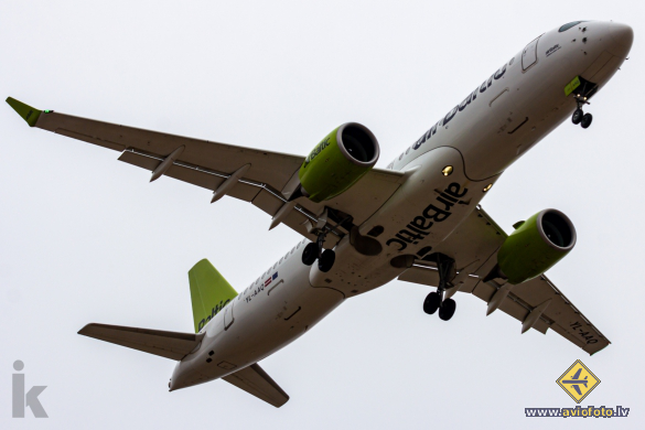 Airbus A220-300