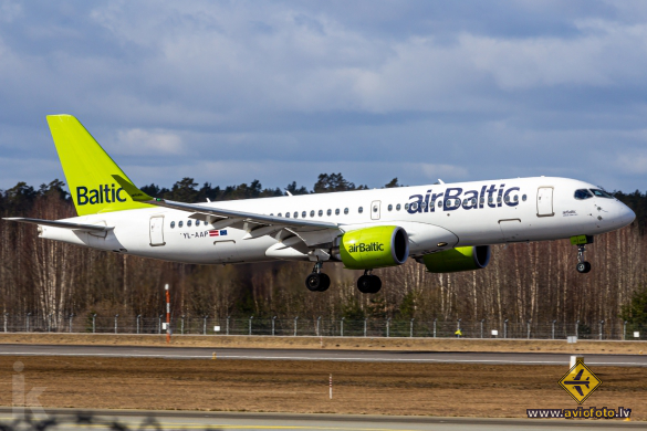 Airbus A220-300