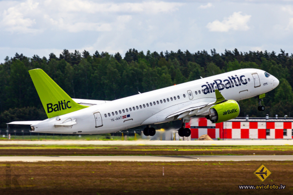 Airbus A220-300