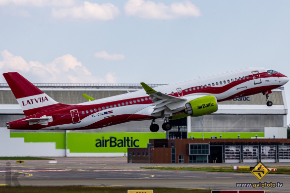 Airbus A220-300