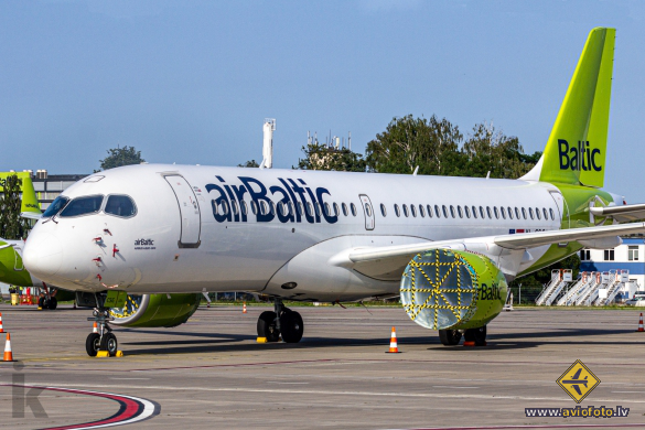 Bombardier CSeries CS300 (BD-500-1A11)