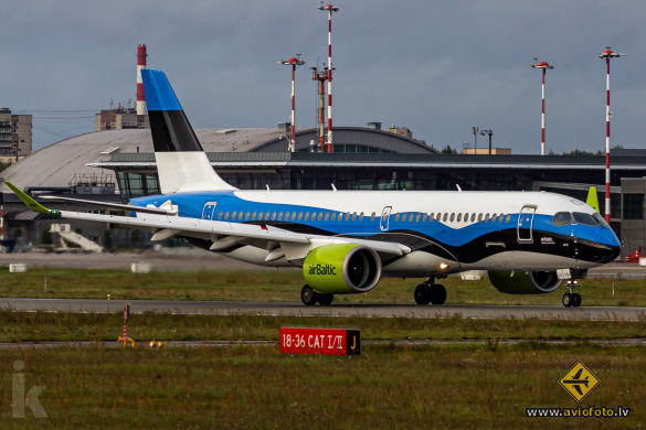 Airbus A220-300