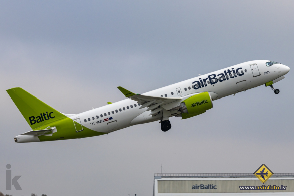 Airbus A220-300