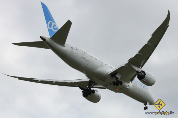 Boeing 787-8 Dreamliner
