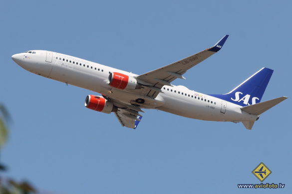 Boeing 737-85P