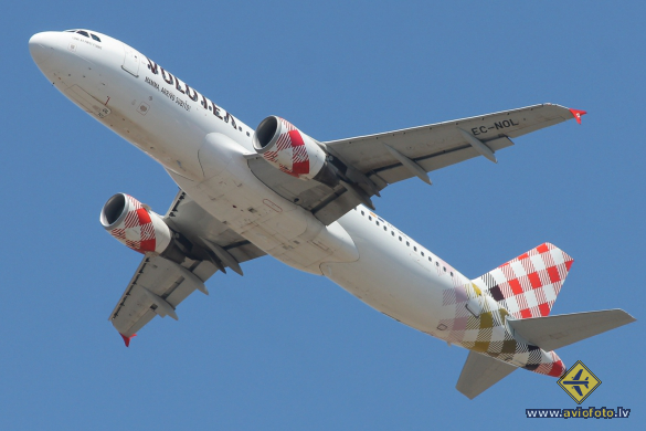 Airbus A320-214