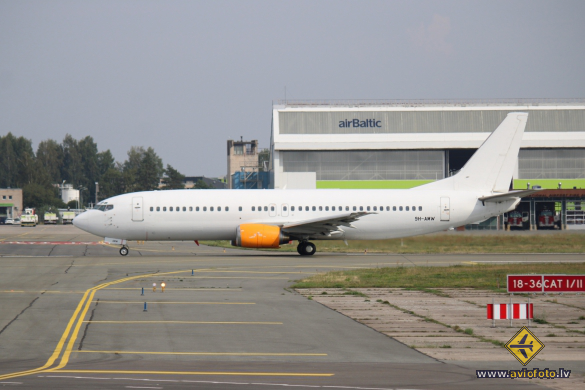 Boeing 737-4Q8