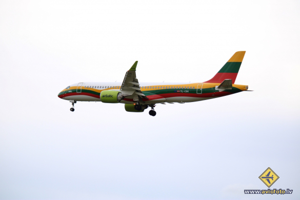 Airbus A220-300