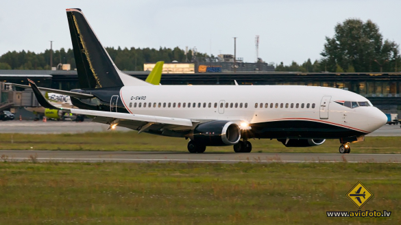 Boeing 737-3L9