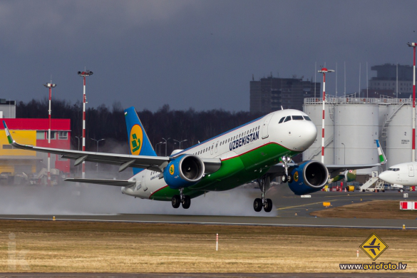 Airbus A320-251N