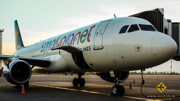 Airbus A320-214