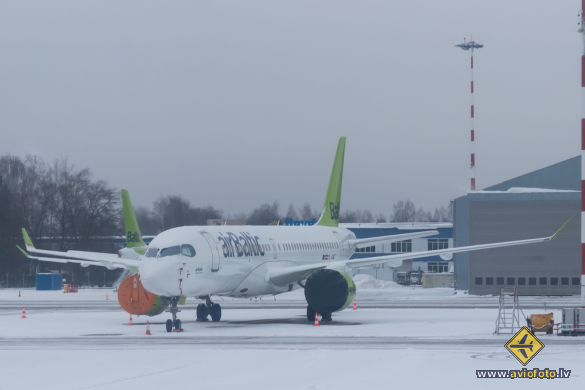 Airbus A220-300