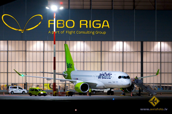 Airbus A220-300